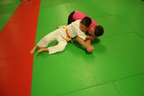 Judo carhaisien : enfants et parents réunis sur le tatami